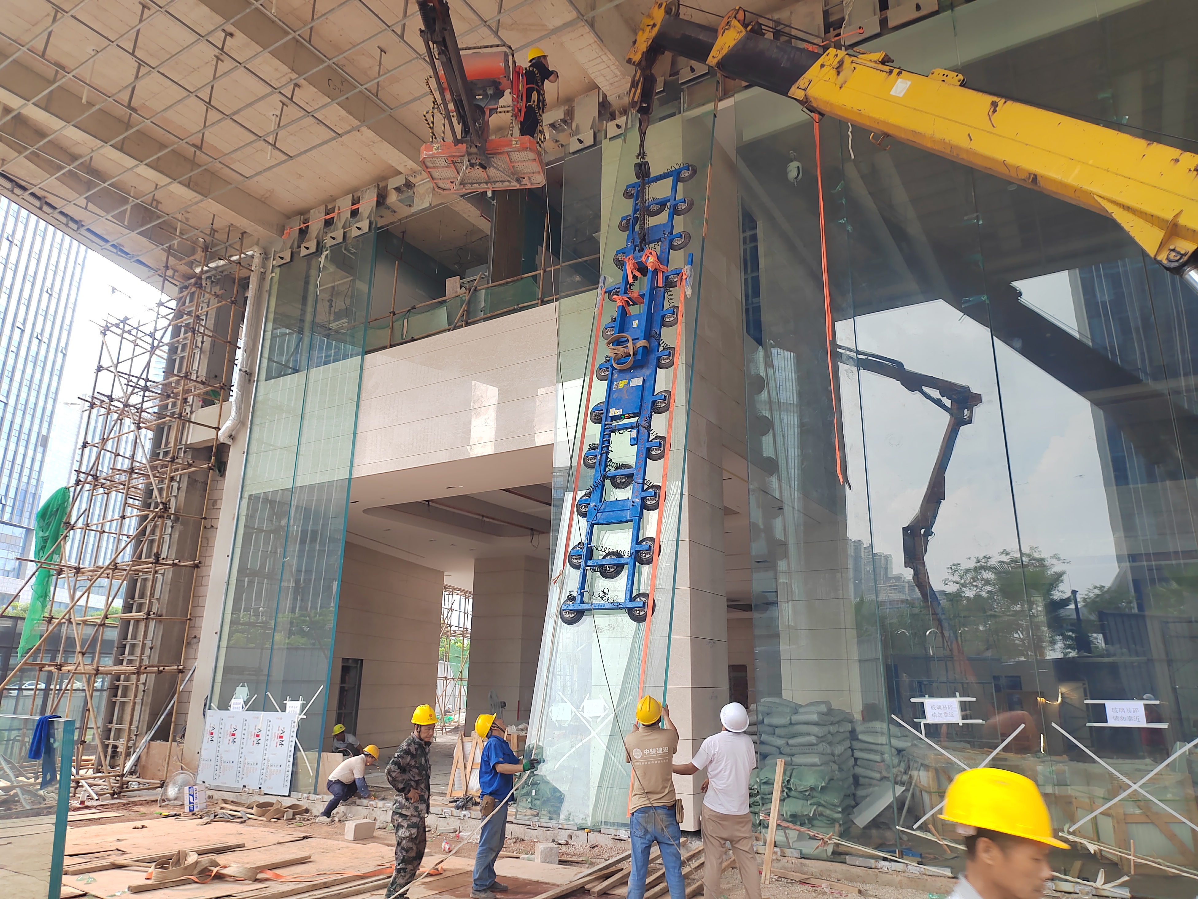 Kính quá khổ Yuanda