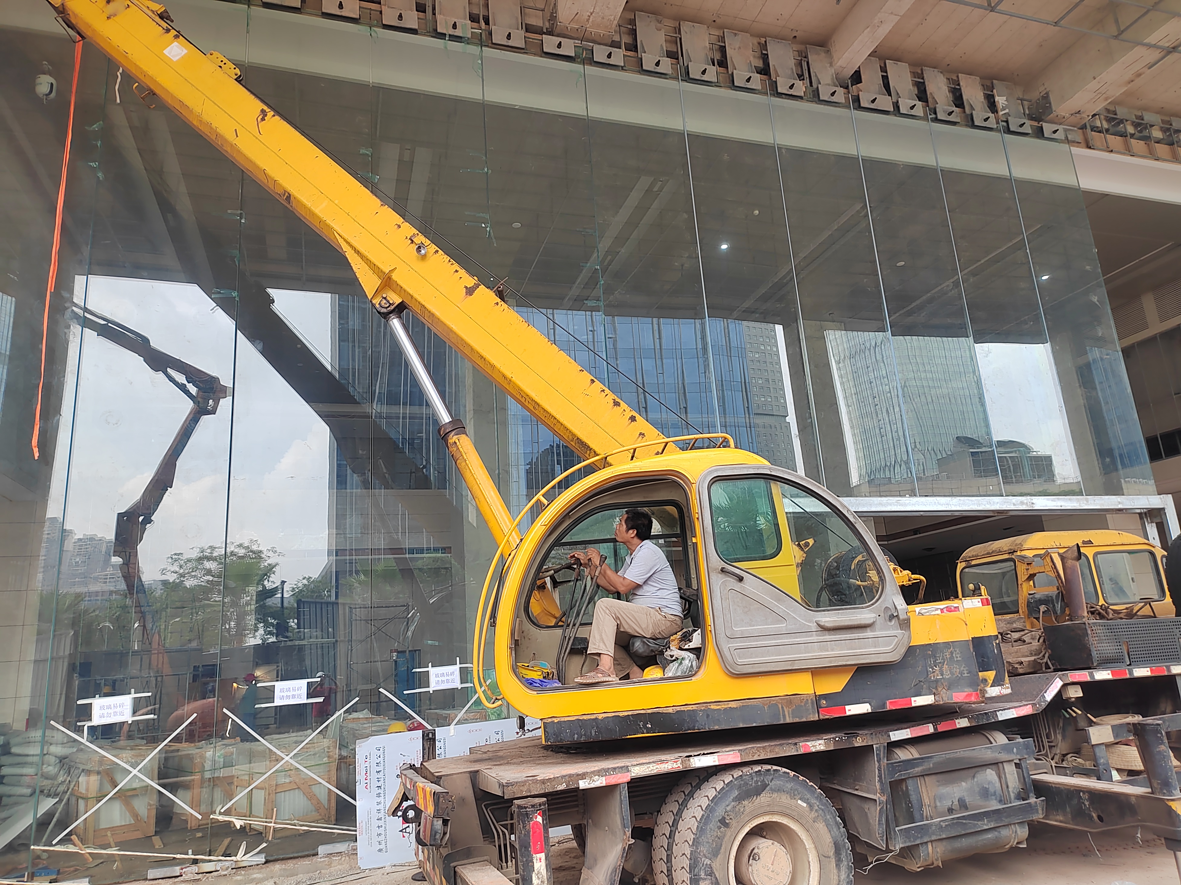 Kính quá khổ Yuanda (2)