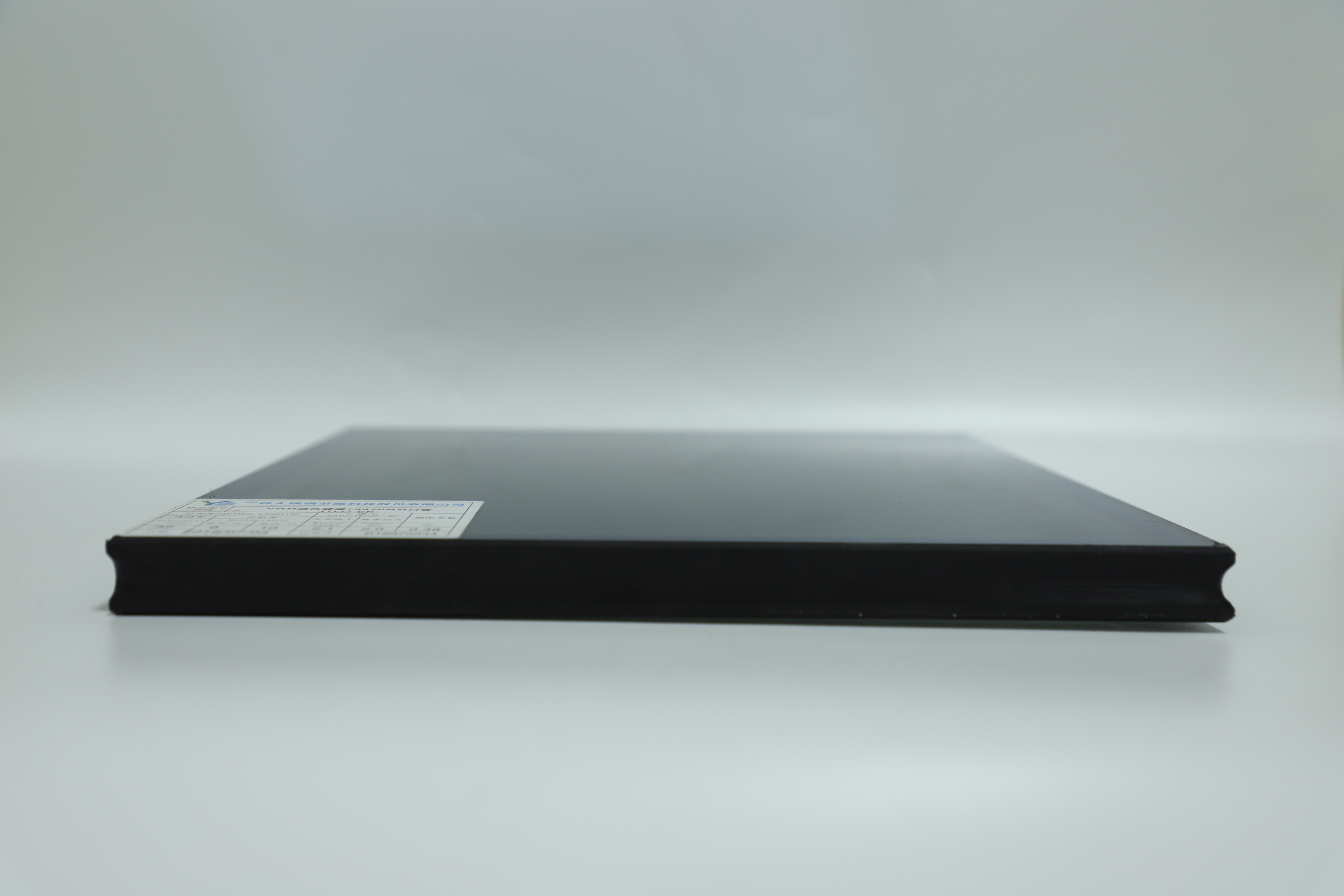 K&iacute;nh cường lực c&aacute;ch nhiệt