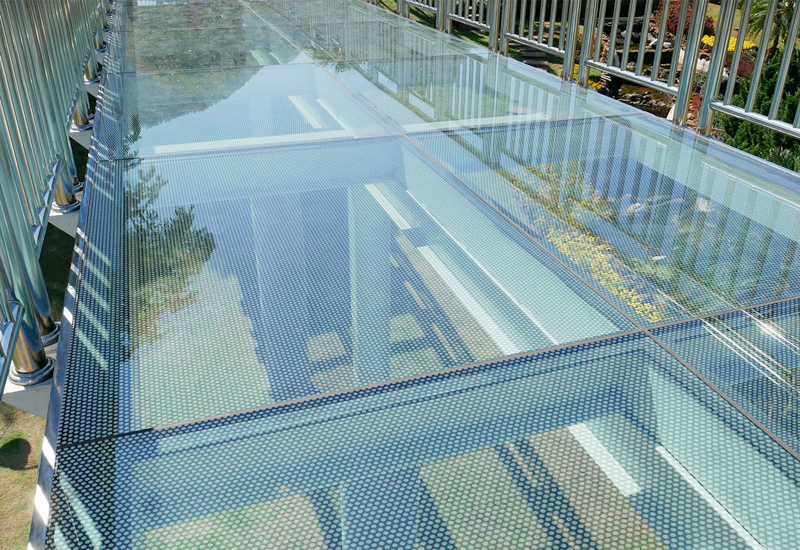 Kính chống trượt