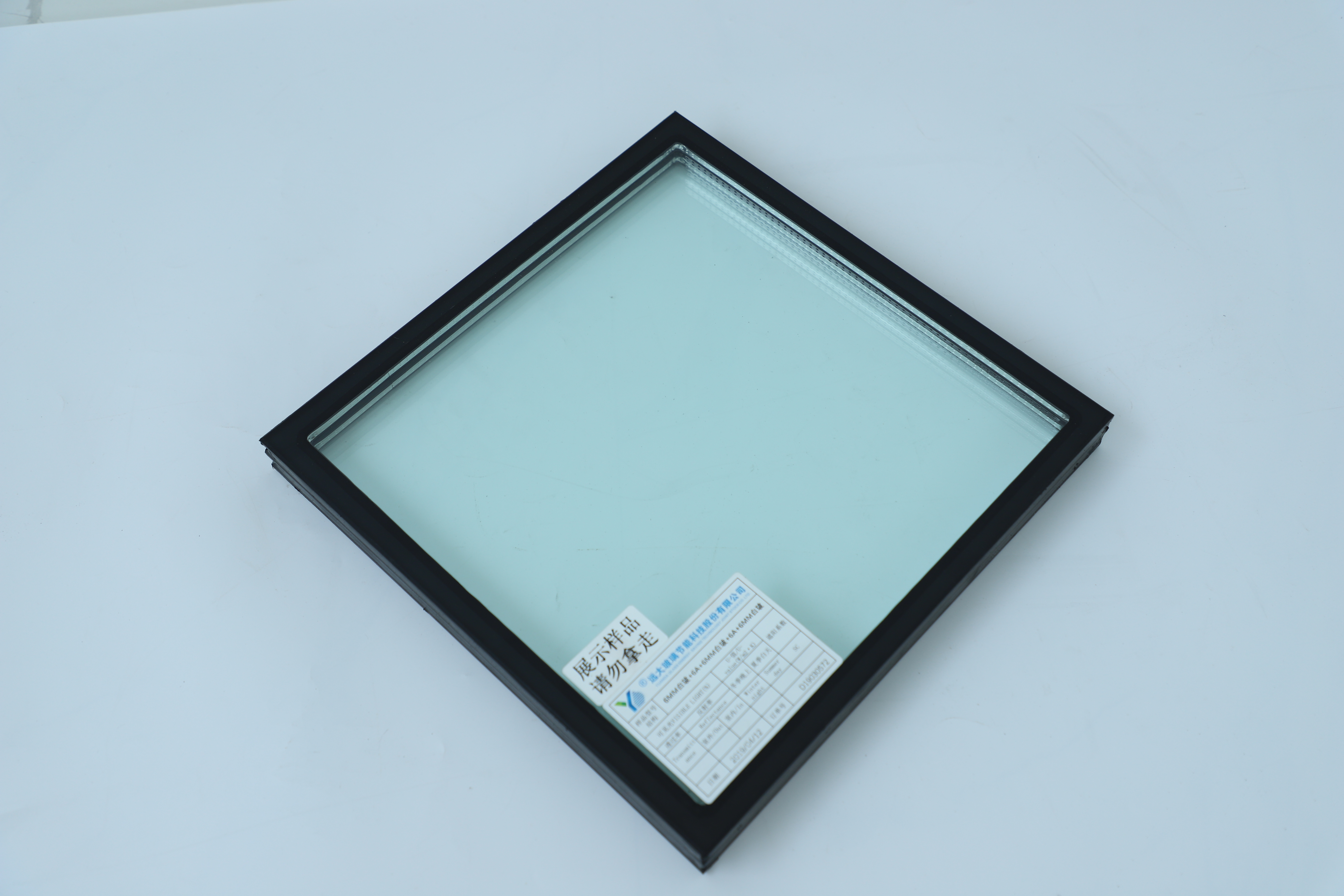 K&iacute;nh c&aacute;ch nhiệt