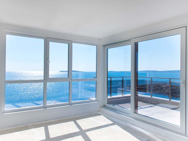 K&iacute;nh chống b&atilde;o